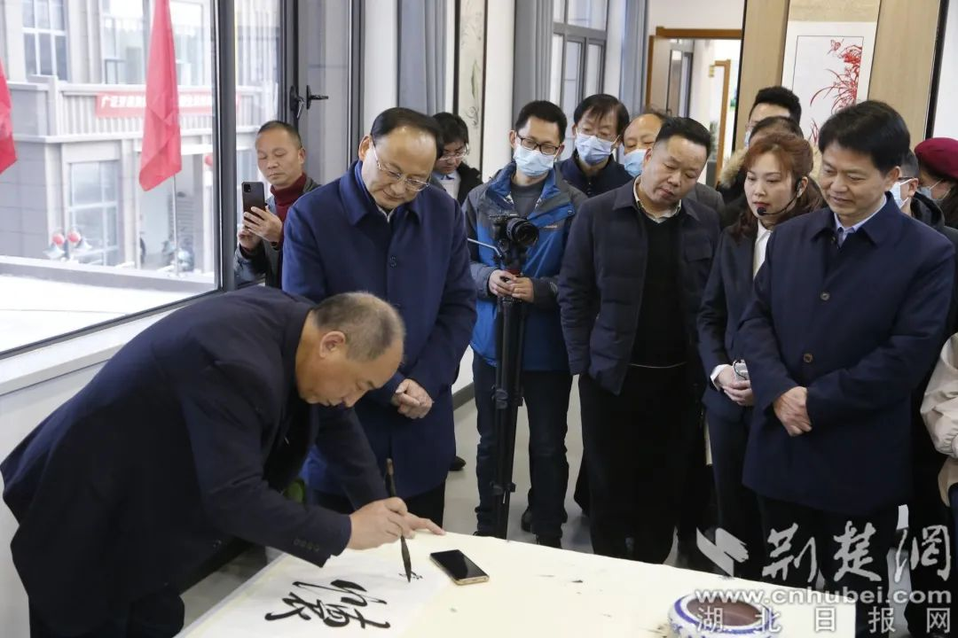 让云端书香润万家，湖北省“共话二十大·走进书屋看变化”活动走进孝感