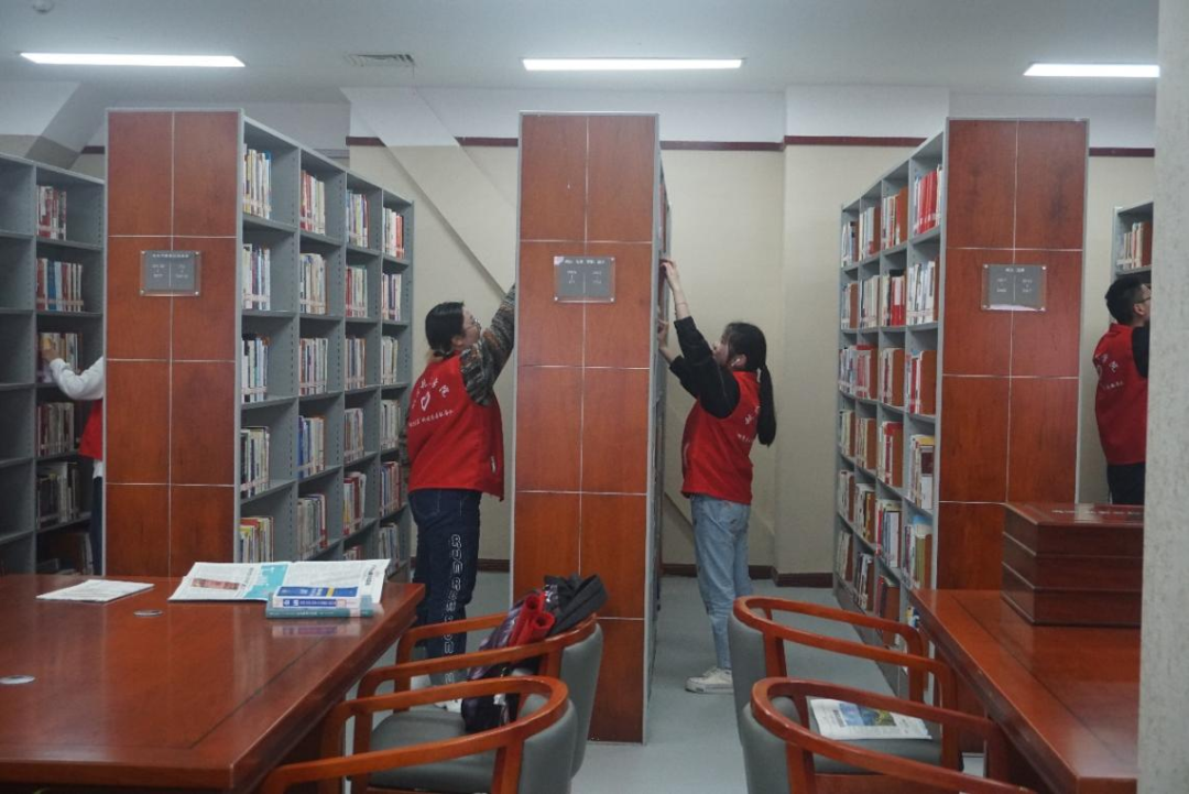 高校志愿者团队深入湖北省图书馆，参与志愿服务活动助力全民阅读
