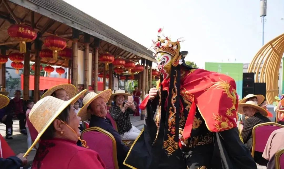 荆楚“红色文艺轻骑兵”走进武汉经开区郧阳村