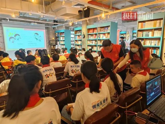 武汉市江岸区开展蒲公英读书会儿童节专场活动