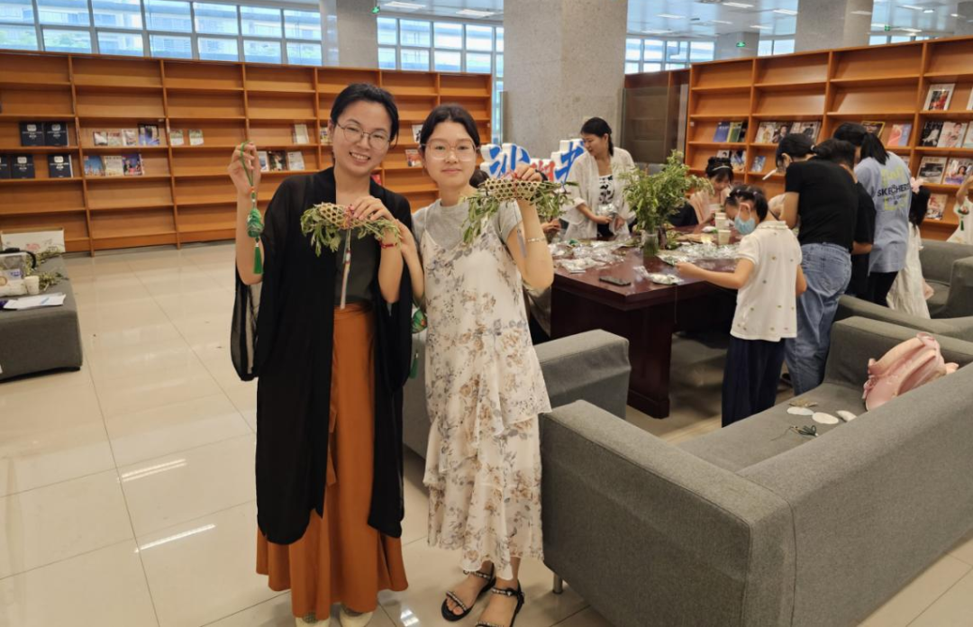 “手制香囊 端午安康”沙湖书会庆端午特别活动在湖北省图书馆举行