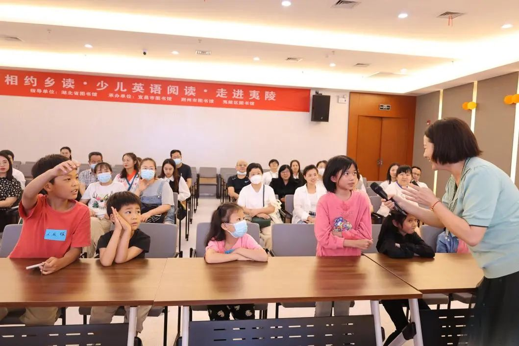用英语讲好中国故事：湖北省图书馆“相约乡读”带志愿者走进宜昌、夷陵