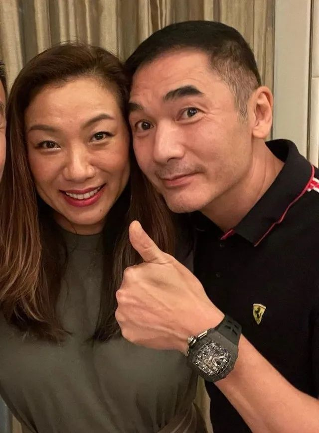 艳压李嘉欣，被张曼玉怒赞，港圈一代绝色如今却肿成大妈？网友：恋爱脑害人！！