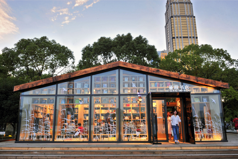 武汉代表委员两会直播间里共议城市书房：为市民提供小而美的阅读交流空间