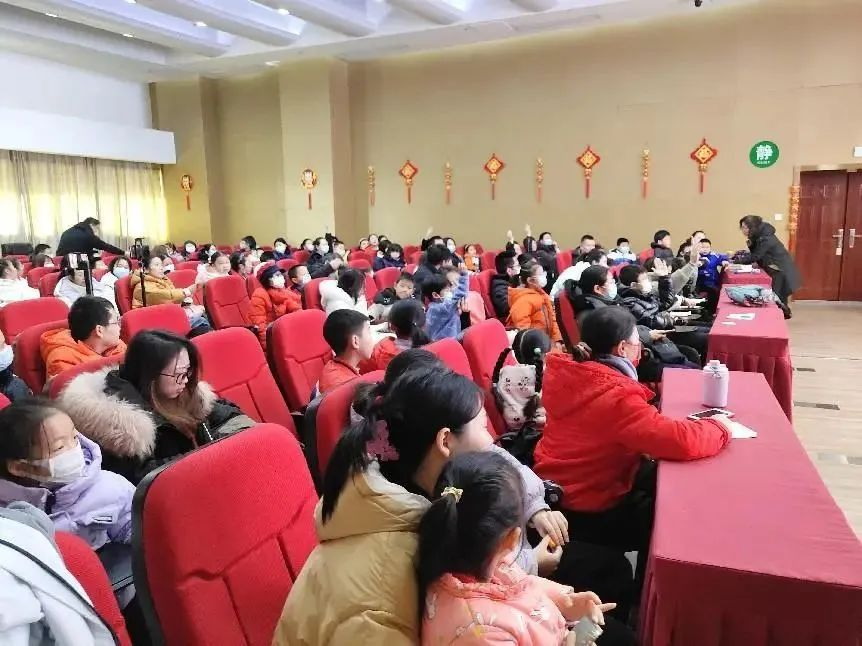 书香与快乐交织，武汉市少年儿童图书馆寒假读书活动拉开序幕