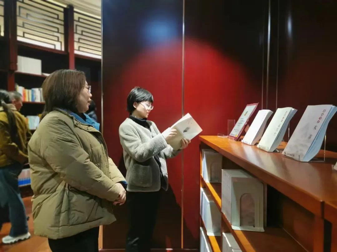 襄阳市图书馆积极对接知名出版社
