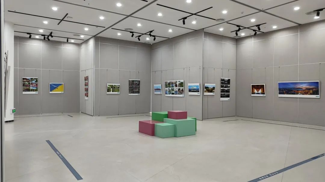 咸宁市图书馆展厅：聚焦先行区——长江主题摄影采风展开展！