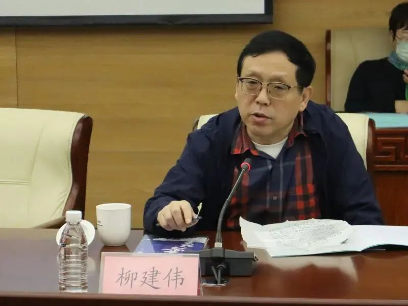 王族长篇小说《零公里》研讨会在北京举行