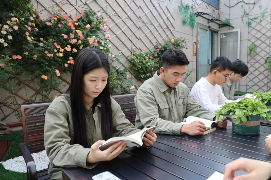 湖北省内各国网供电公司举办423世界读书日活动