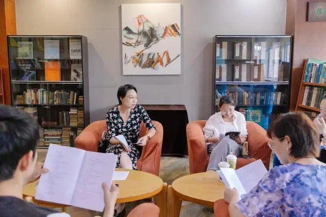 读幕剧：在书店读剧本“过家家”，武汉年轻人又有新玩法