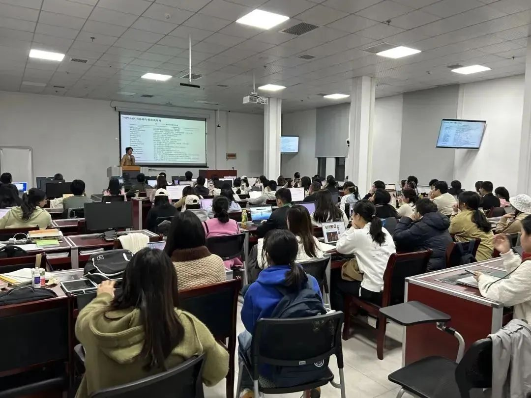 秋日远航！武汉大学图书馆新学期培训课表大揭秘，助你开启知识之旅