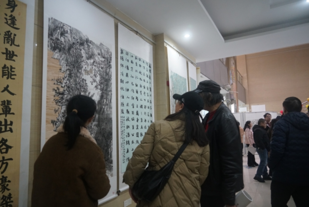 “山水当阳2025新春书画展”在当阳市图书馆开展