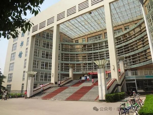 台湾大学图书资讯学及图书馆服务理论与实践