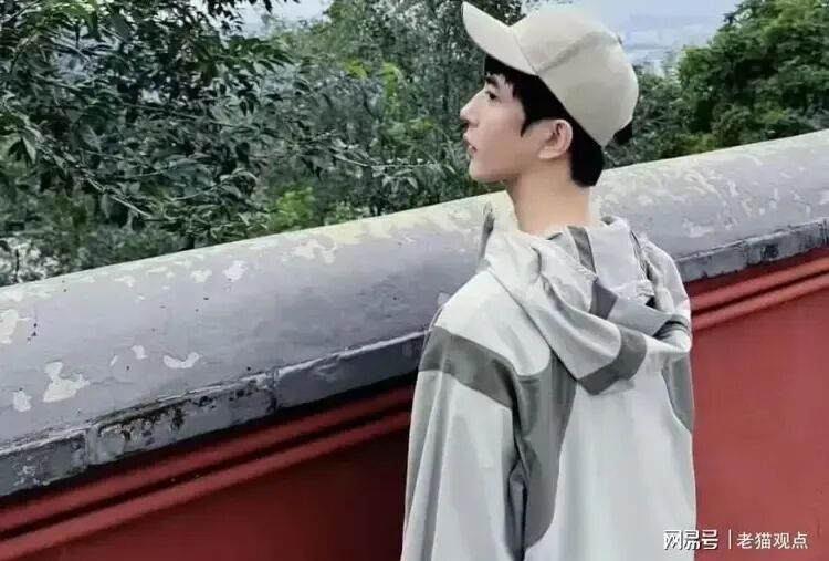 基本证实著名演员于朦胧自杀，现场画面泄露，最后露面照曝光