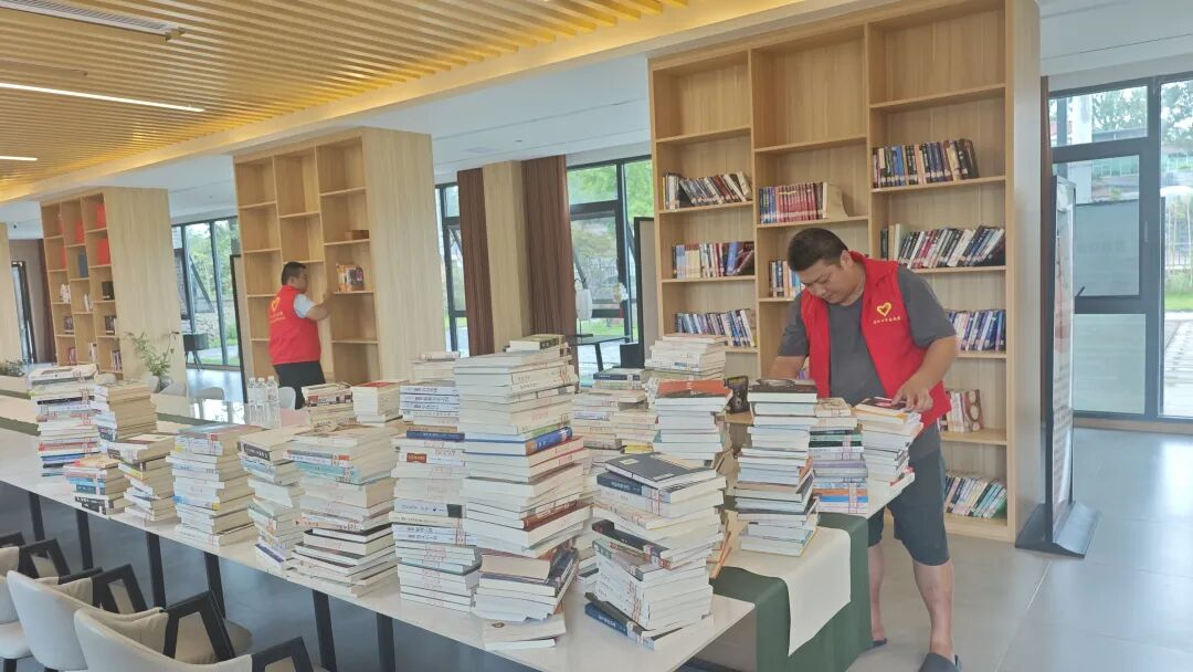 出门办馆 上门办馆：丹江口市图书馆图书流转进基层 文化惠民暖人心