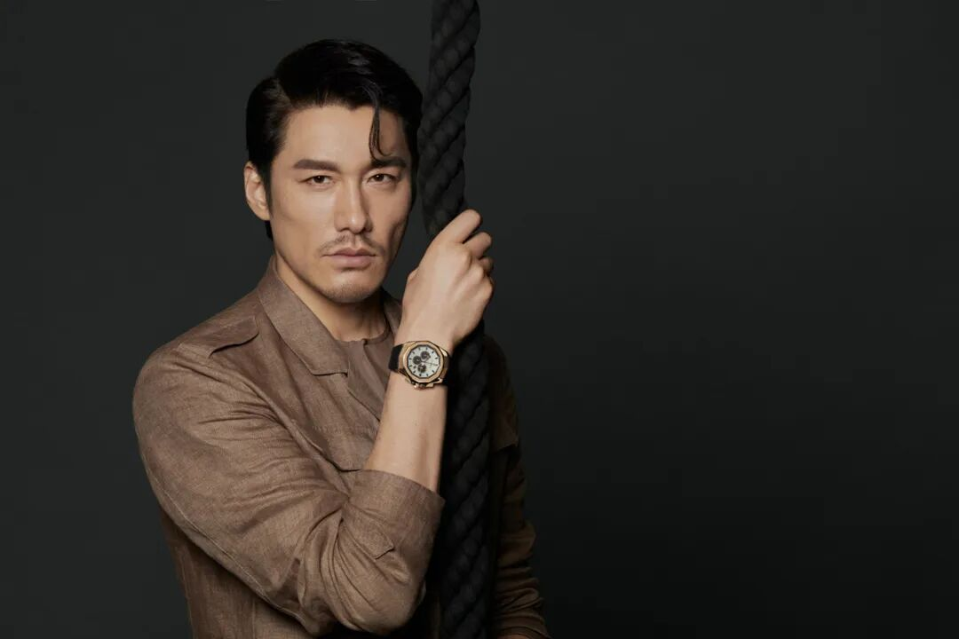 “手术成功！”54岁胡兵发文报平安，暗恋瞿颖30多年，至今不婚不育，胡兵的故事太多意难平