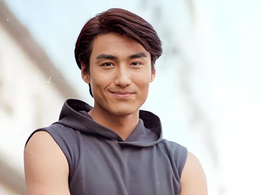 “手术成功！”54岁胡兵发文报平安，暗恋瞿颖30多年，至今不婚不育，胡兵的故事太多意难平