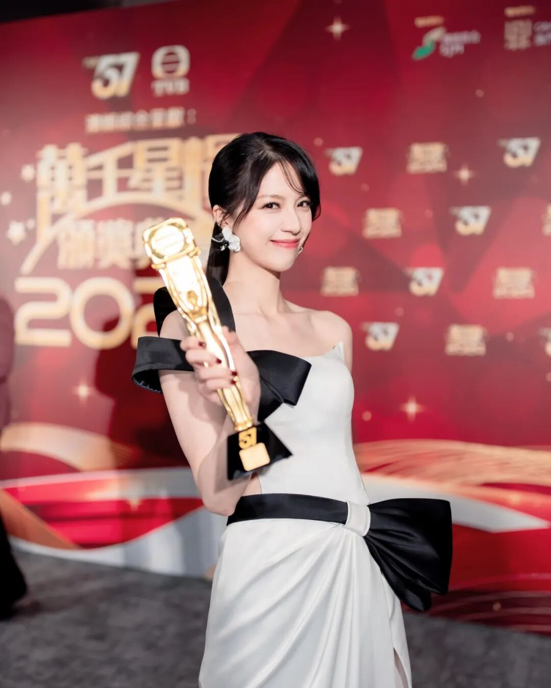 进击的小花！谁能撑起港剧的未来