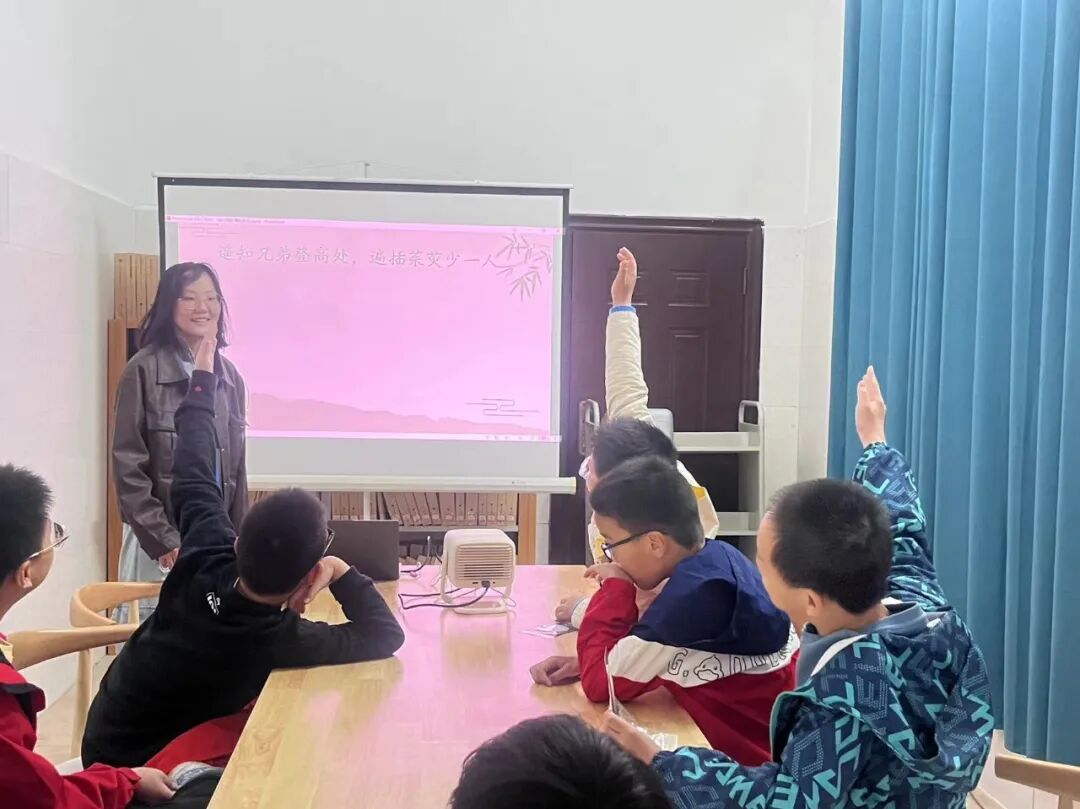 诗话重阳，童绘秋意：黄州区图书馆重阳节主题诗词品读分享会